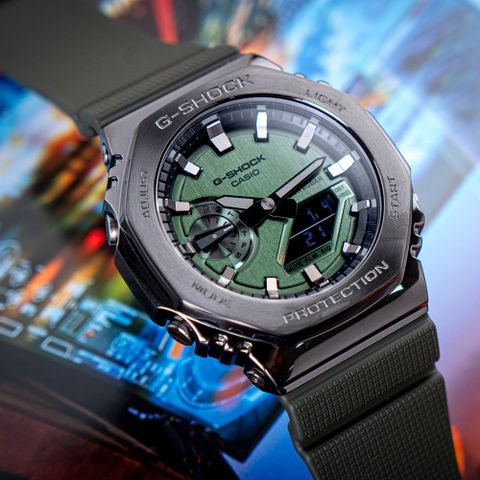 【CASIO 卡西歐】G-SHOCK 極致時尚八角錶殼耐衝擊運動雙顯腕錶/綠x灰框(GM-2100B-3ADR)