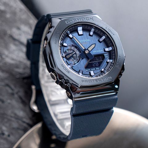 【CASIO 卡西歐】G-SHOCK 極致時尚八角錶殼耐衝擊運動雙顯腕錶/藍(GM-2100N-2ADR)