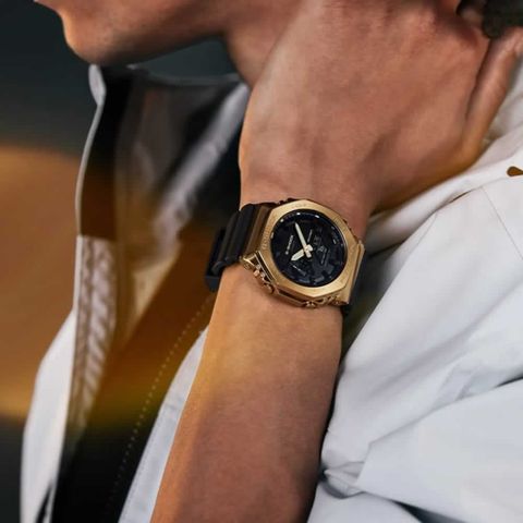 【CASIO 卡西歐】G-SHOCK 黑金時尚 高調奢華 金屬錶殼 八角形錶殼 GM-2100G-1A9