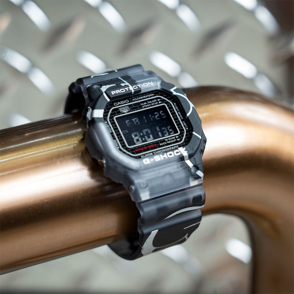 CASIO 卡西歐 G-SHOCK 原創塗鴉藝術手錶 DW-5000SS-1