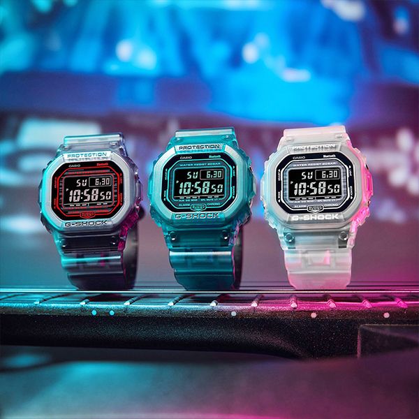 CASIO G-SHOCK 智慧藍芽半透明漸變方形計時錶/藍/DW-B5600G-2 - PChome