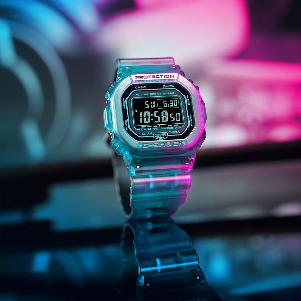 CASIO G-SHOCK 智慧藍芽半透明漸變方形計時錶/藍/DW-B5600G-2 - PChome