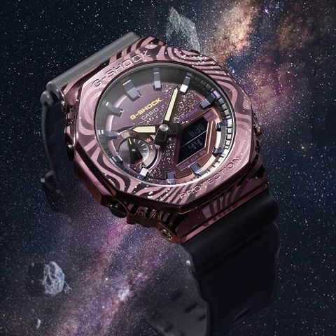 CASIO 卡西歐 G-SHOCK 紫色閃爍銀河之旅 金屬錶殼八角形雙顯錶-黑紫 GM-2100MWG-1A 防水200米