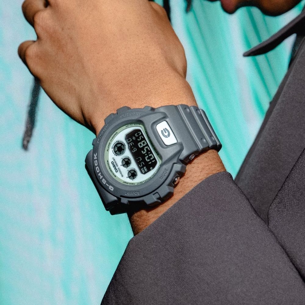 CASIO 卡西歐 G-SHOCK 黑暗空間 散發光芒 酷炫設計電子錶款 灰 DW-6900HD-8_50mm