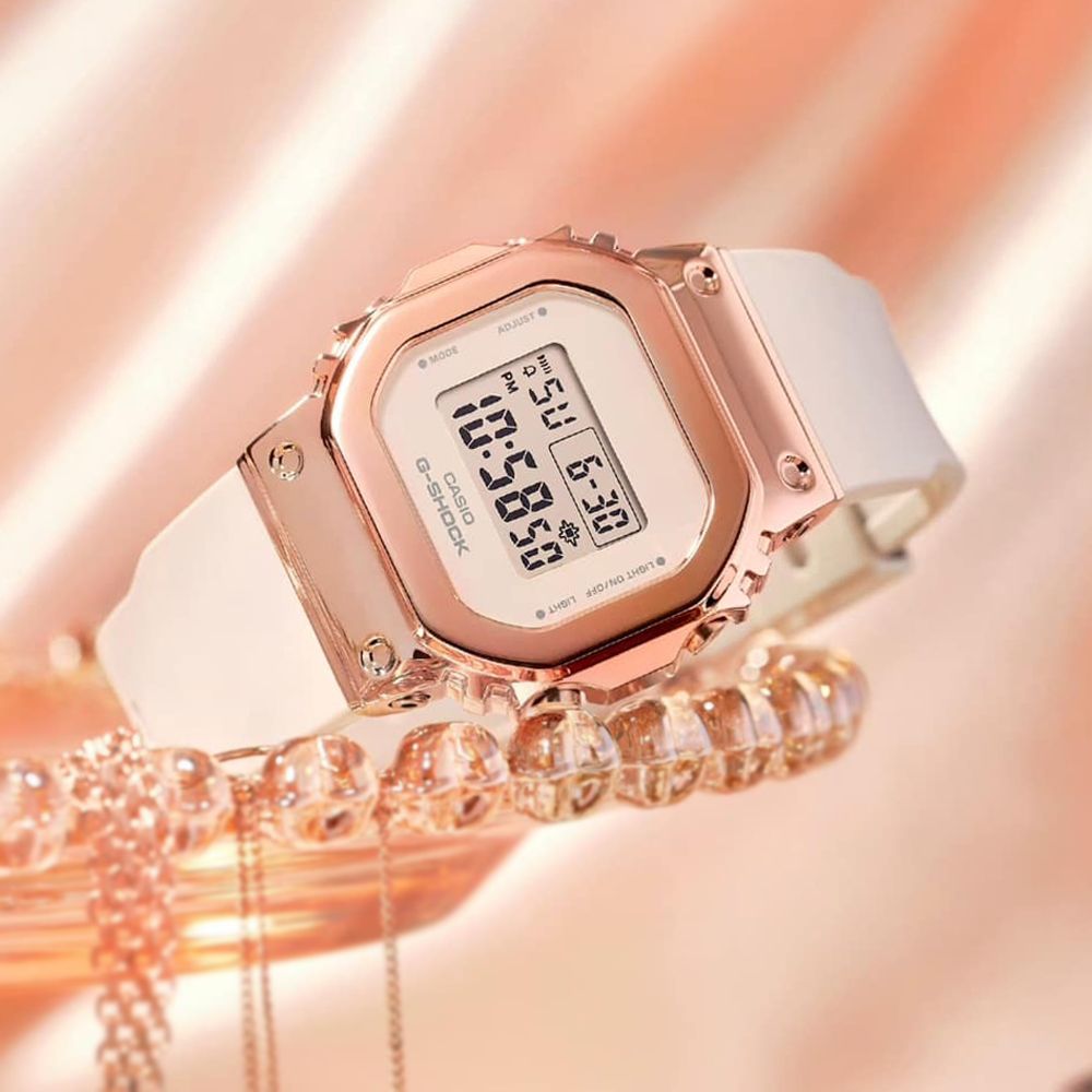 CASIO 卡西歐   G-SHOCK WOMEN 金屬光澤 高雅玫瑰金方形電子錶 GM-S5600UPG-4