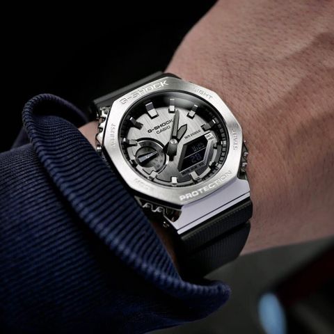 CASIO 卡西歐 G-SHOCK 金屬時尚八角造型計時錶/銀/GM-2100-1A