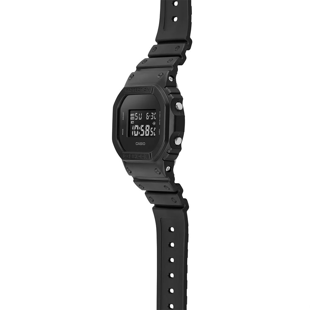 CASIO 卡西歐 G-SHOCK 經典全黑電子錶 學生錶 百搭手錶 DW-5600UBB-1