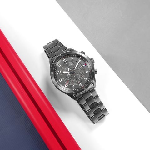 Tommy Hilfiger / 1792008 / 都會時尚 經典潮流 兩地時間 日本機芯 不鏽鋼手錶 鍍灰 44mm