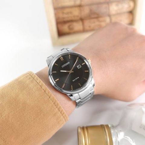 CITIZEN 星辰表 / BM6977-70E / 光動能 藍寶石水晶玻璃 日期 不鏽鋼男錶 黑色 40mm