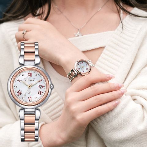 CITIZEN 星辰 XC 鈦金屬光動能電波萬年曆女錶 ES9469-59A