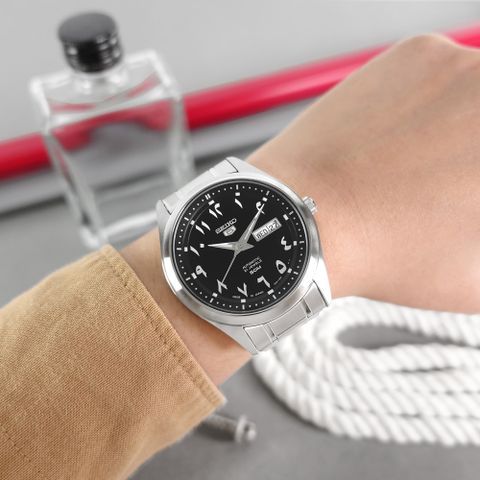 SEIKO 精工 / SNKP21J1 / 盾牌5號 阿拉伯文數字 機械錶 自動上鍊 日本製造 黑色 42mm