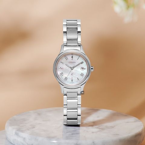 CITIZEN 星辰 xC 簡約貝母面光動能電波腕錶-27mm ES9490-52D