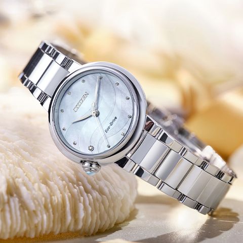 CITIZEN星辰 L系列 光動能時尚白蝶貝腕錶 30mm/EM0910-80D