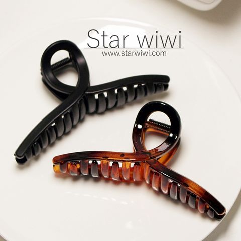 Star wiwi 經典交叉造型大鯊魚夾《髮飾  髮夾  抓夾》《2入組》《霧黑色 / 咖啡色款》