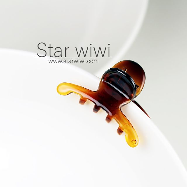 Star wiwi 經典簡約造型小抓夾《4入組》《琥珀棕色》 ( 髮飾 髮夾 鯊魚夾 瀏海夾 )