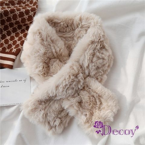 【Decoy】法式微捲保暖交叉皮草絨脖圍圍巾/奶茶米