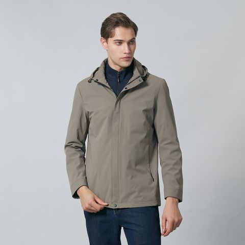 【pierre cardin 皮爾卡登】男裝 都會休閒彈性可拆式帽子薄夾克外套-卡其綠 (5245601-47)