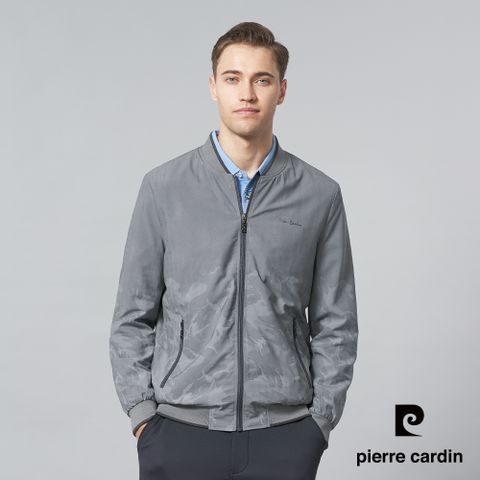 【pierre cardin 皮爾卡登】男裝 都會休閒立領暗格紋印花薄夾克外套-灰色 (5245662-96)