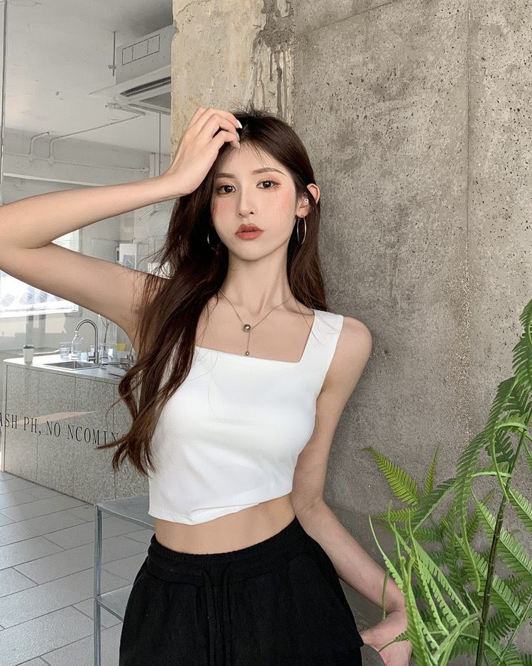  新款韓版冰絲涼感方領寬肩帶小背心 春夏露鎖骨遮副乳小可愛 內搭 外穿 顯瘦 文青【女神白】