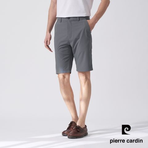【Pierre Cardin皮爾卡登】 男款 彈性平口格紋合身版休閒短褲-灰綠色(5247963-45)