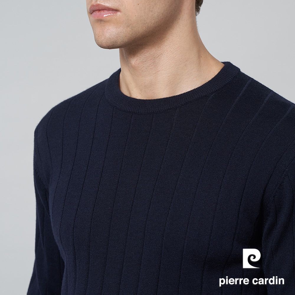 Pierre Cardin 皮爾卡登 男裝 優質混紡石墨烯羊毛圓領暗直條針織毛衣-深藍色 (5245471-38)