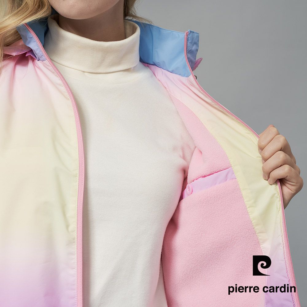 Pierre Cardin 皮爾卡登 女裝 戶外防風防潑水可拆帽漸層印花外套-淺粉色 (6245795-73)