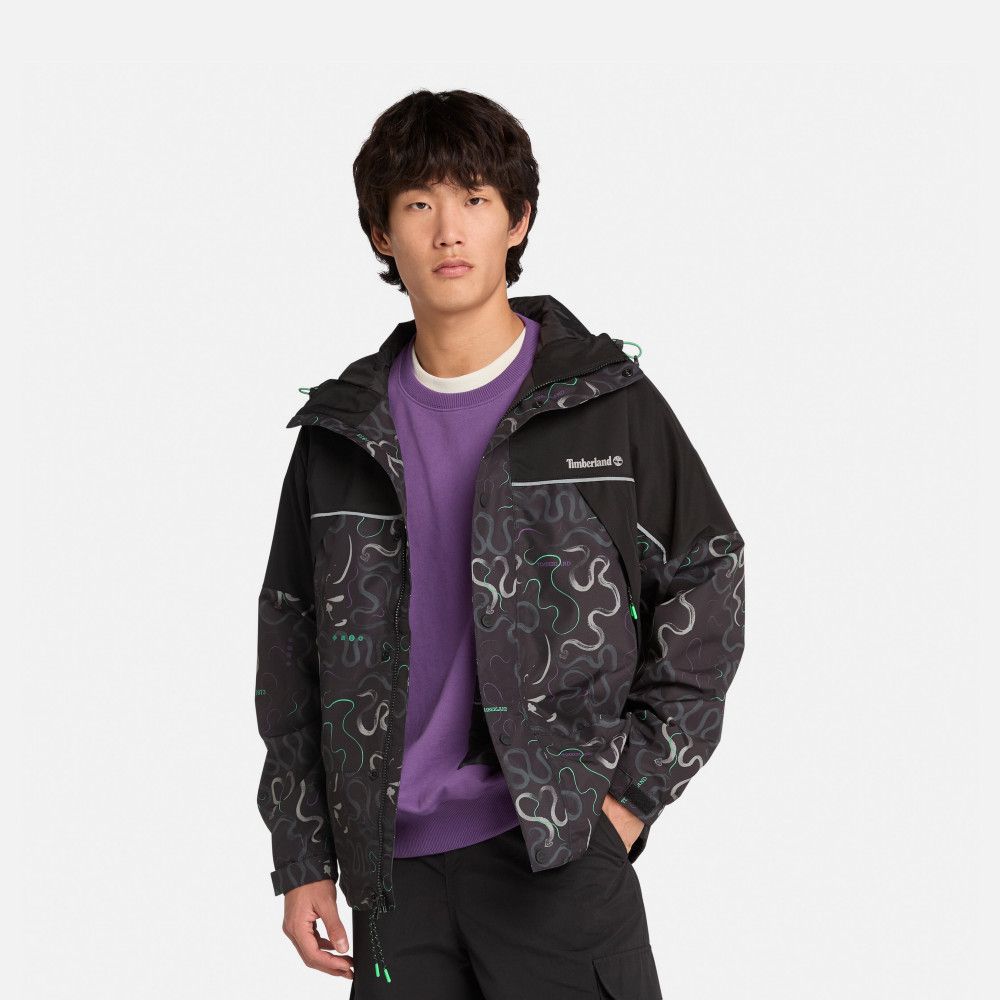 Timberland 中性黑色新年特別款AOP印花防水外套｜A2KBSESY