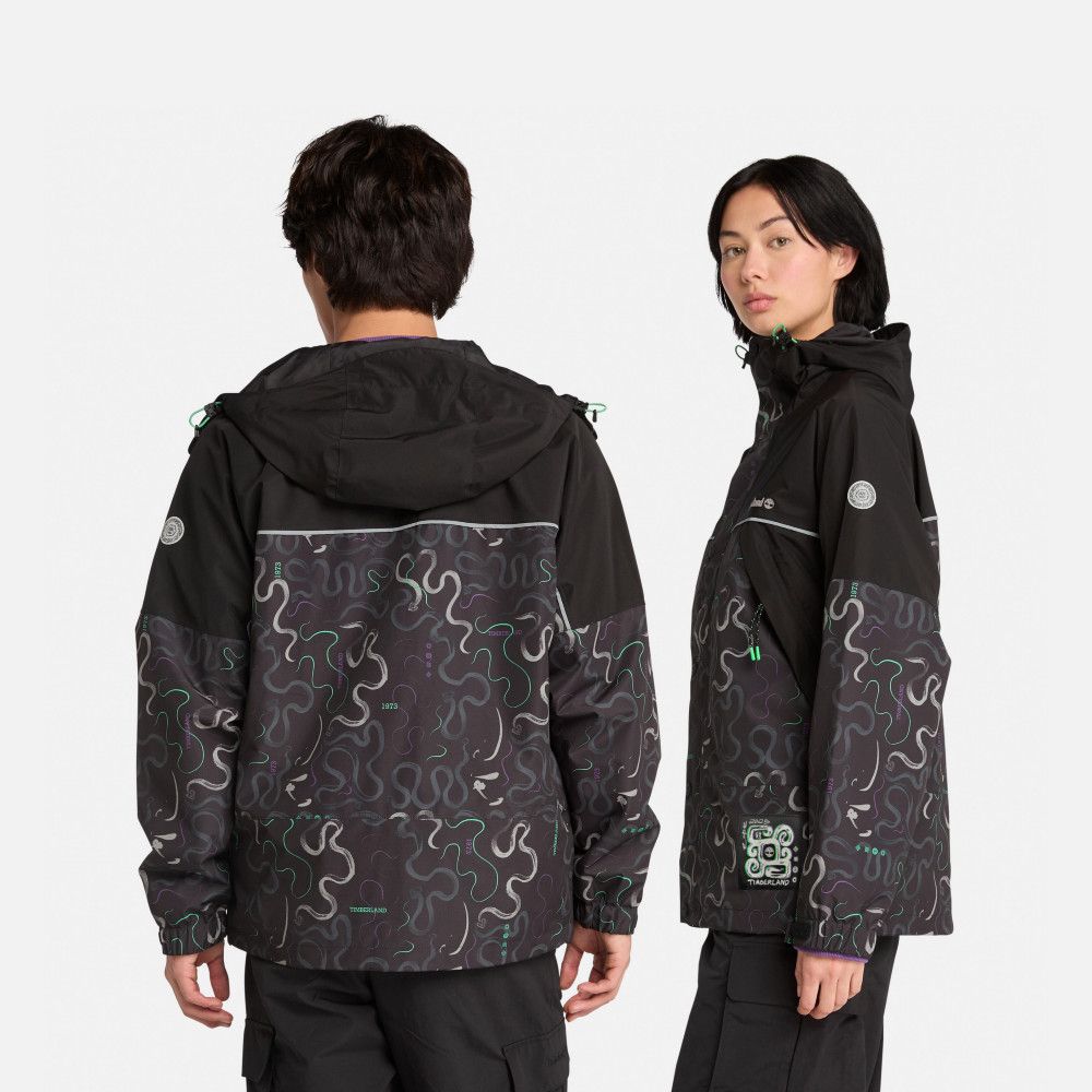 Timberland 中性黑色新年特別款AOP印花防水外套｜A2KBSESY