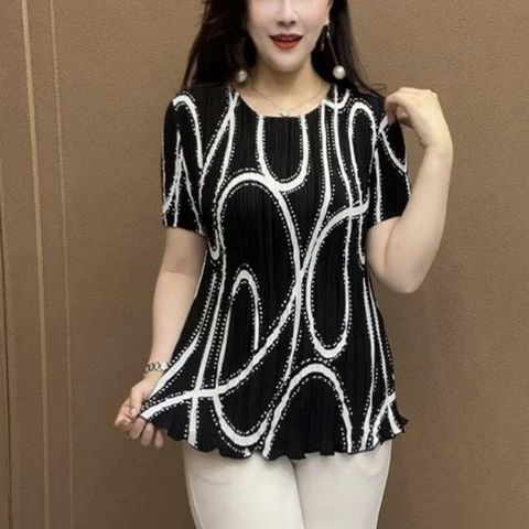 【韓國K.W.-歐美】KSN3268韓國修身曲線款好感線條三宅風壓褶上衣(褶皺/中大尺碼/修身/輕薄/小香風)