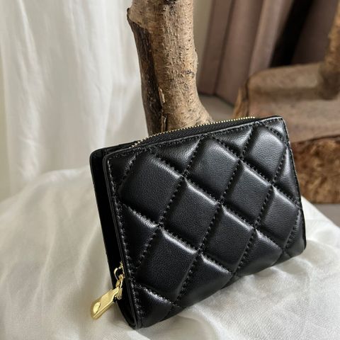 MYMY 優雅細緻 菱格紋中夾 (羊皮/多夾層/零錢袋/熱銷)