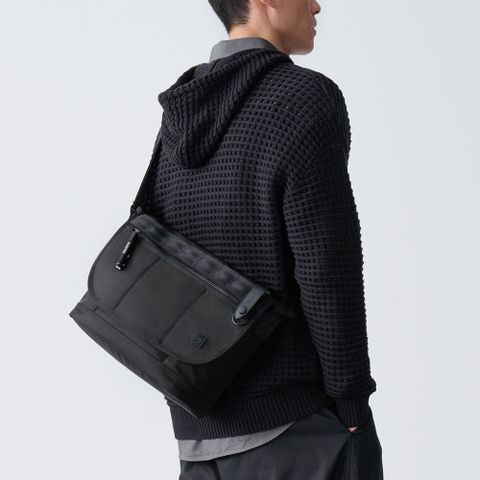 PORTER INTERNATIONAL 自信經典 NEW HEAT系列 斜背包 (黑色)