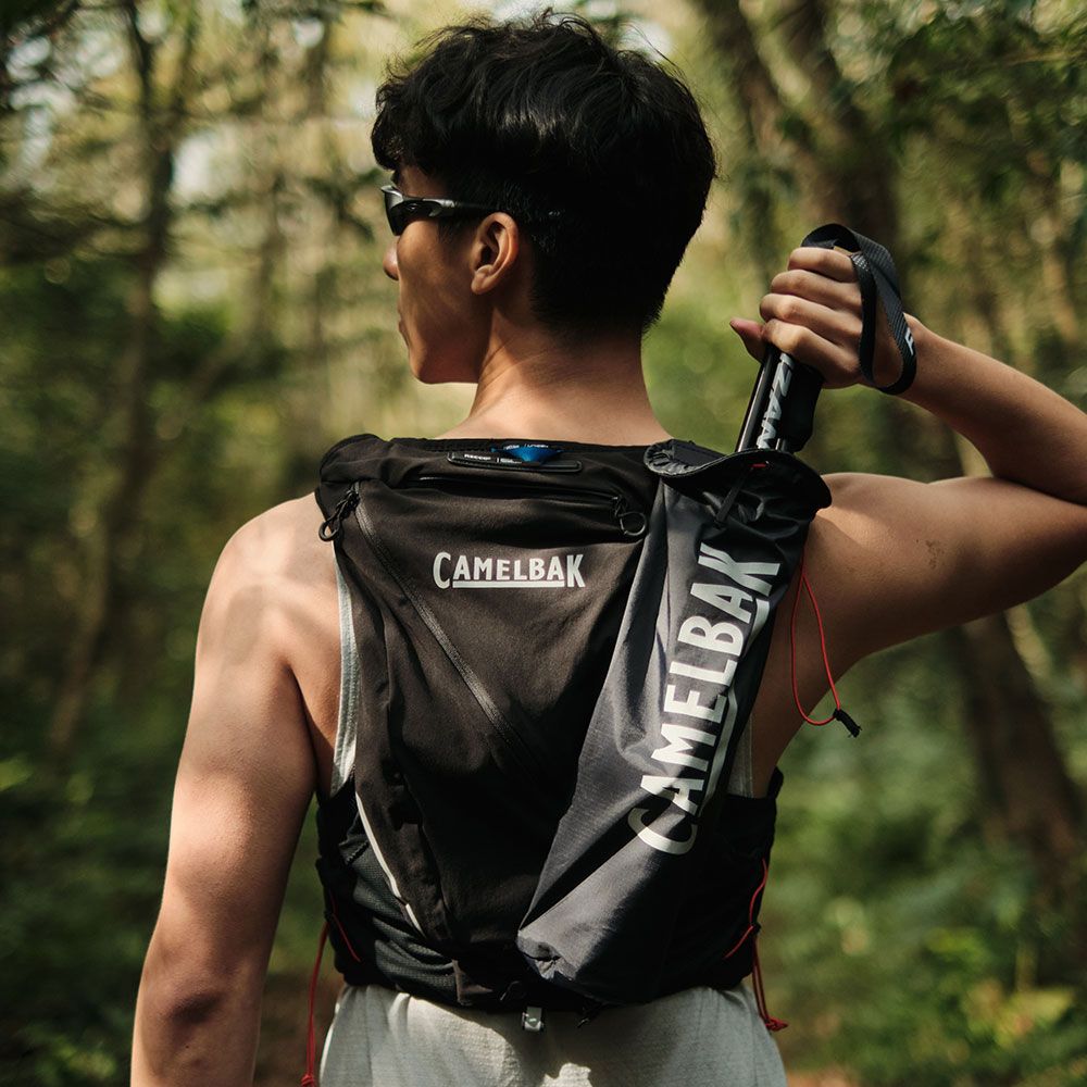 CamelBak Apex Pro12 專業越野水袋背心(附0.5L軟水瓶2個)-黑