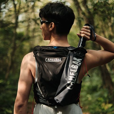 CamelBak Apex Pro12 專業越野水袋背心(附0.5L軟水瓶2個)-黑