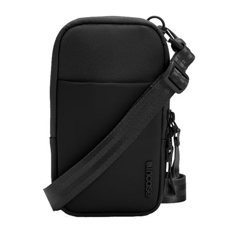【Incase】A.R.C. Small Crossbody Bag PU防水塗層 斜背 / 肩背小包 (黑)