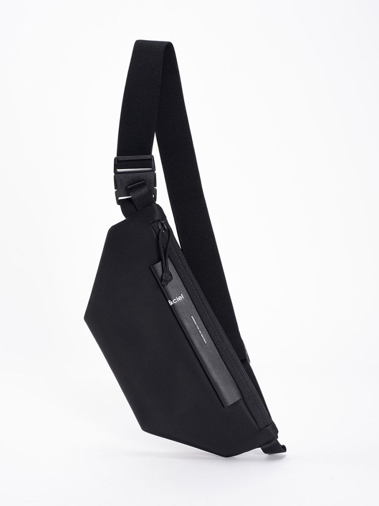 Cote&Ciel Isarau XS Sleek Black Bag No.29086 側背包