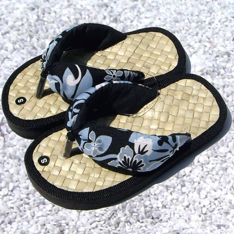 iNature 【夏威夷風情】透氣不悶溼 兒童手工草編拖鞋-黑色夾腳拖/slippers/sandals