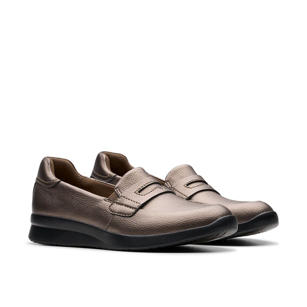 Clarks 女款Ellowyn Penny 舒適好感便士樂福鞋 CLF80091C