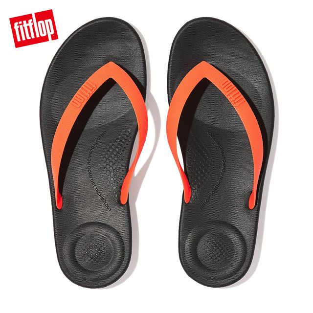 FitFlop IQUSHION ERGONOMIC FLIP-FLOPS輕量人體工學夾腳涼鞋-男(黑色/霓虹橙)