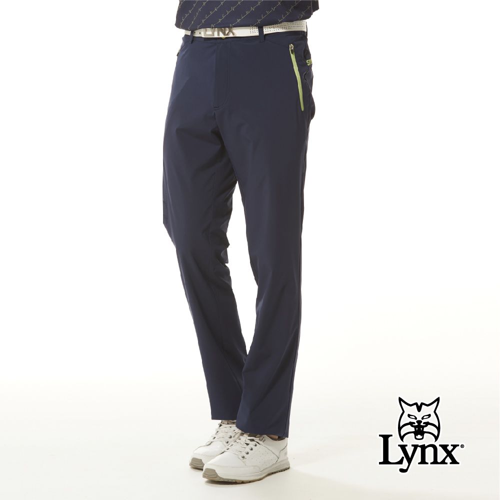 Lynx Golf 男款防潑水四面彈性山貓雷射沖孔造型後腰印花剪接拉鍊口袋平口休閒長褲(二色)