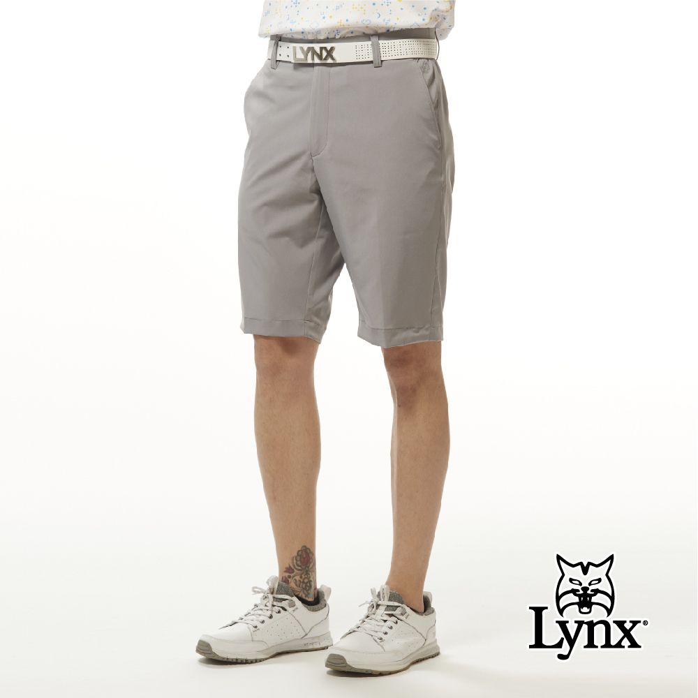 Lynx Golf 男款四面彈性布料材質基本款素面造型山貓繡花平口休閒短褲(三色)