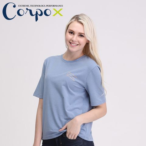 【Corpo X】女款涼感印花T恤(小字母款)-灰藍色