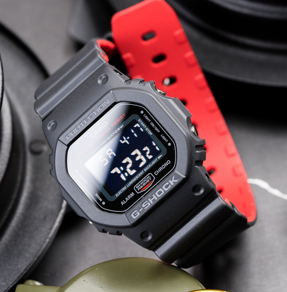 G-SHOCK 絕對強悍時尚潮流運動錶-黑紅(DW-5600HR-1DR) - PChome 24h購物