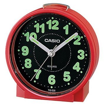 CASIO 卡西歐  實用必備夜間指針桌上圓型鬧鐘-紅X黑面-TQ-228-4DF