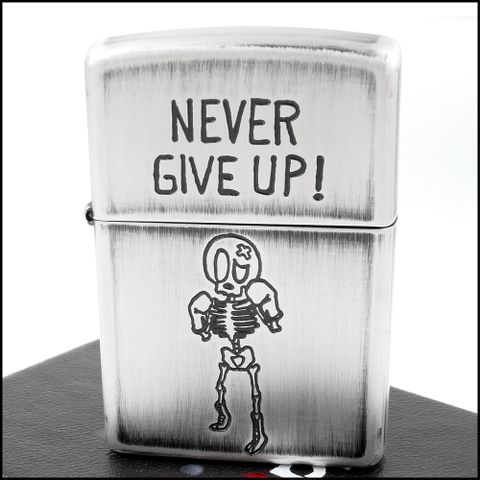 【ZIPPO】日系~NEVER GIVE UP-永不放棄-骷髏圖案設計打火機 NO.2UDS-GIVEUP