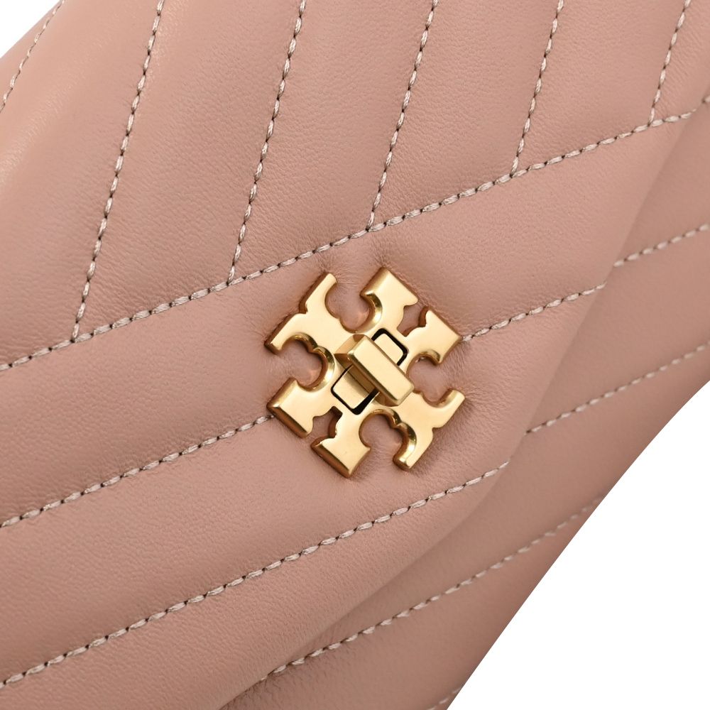 TORY BURCH 經典LOGO絎縫轉釦斜背包.柔粉