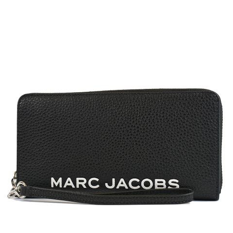 MARC JACOBS 白色LOGO荔枝紋手掛拉鍊長夾-黑色