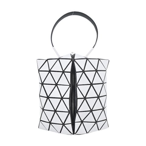 Issey Miyake 三宅一生 BAOBAO TORSO 霧面手提桶包-淺灰