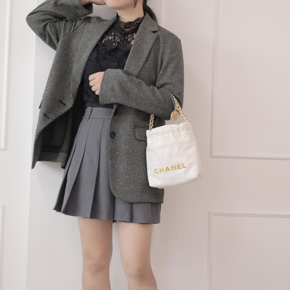 CHANEL 香奈兒 22 MINI HANDBAG 菱格小牛皮手提肩背兩用包.白