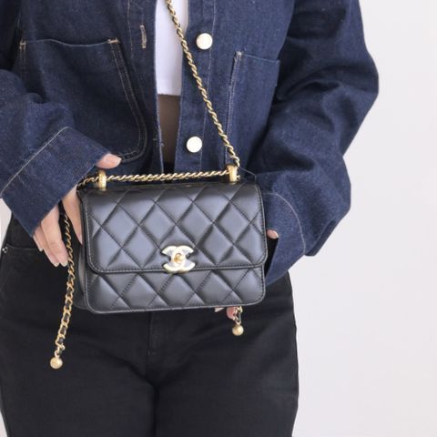 CHANEL 香奈兒 Mini Flap Bag 菱格小牛皮調節款翻蓋肩/斜背鍊包.黑 19cm