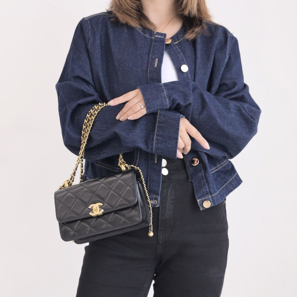 CHANEL 香奈兒 Mini Flap Bag 菱格小牛皮調節款翻蓋肩/斜背鍊包.黑 19cm
